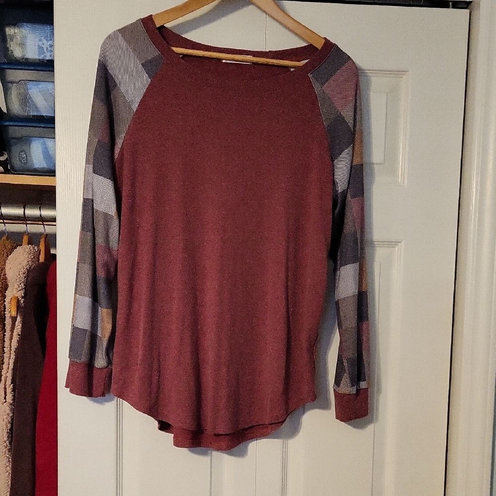Elegant Maroon Plaid Sleeve Women's Top